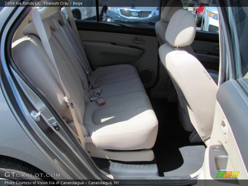 Titanium Gray / Beige 2009 Kia Rondo LX