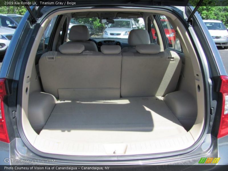 Titanium Gray / Beige 2009 Kia Rondo LX