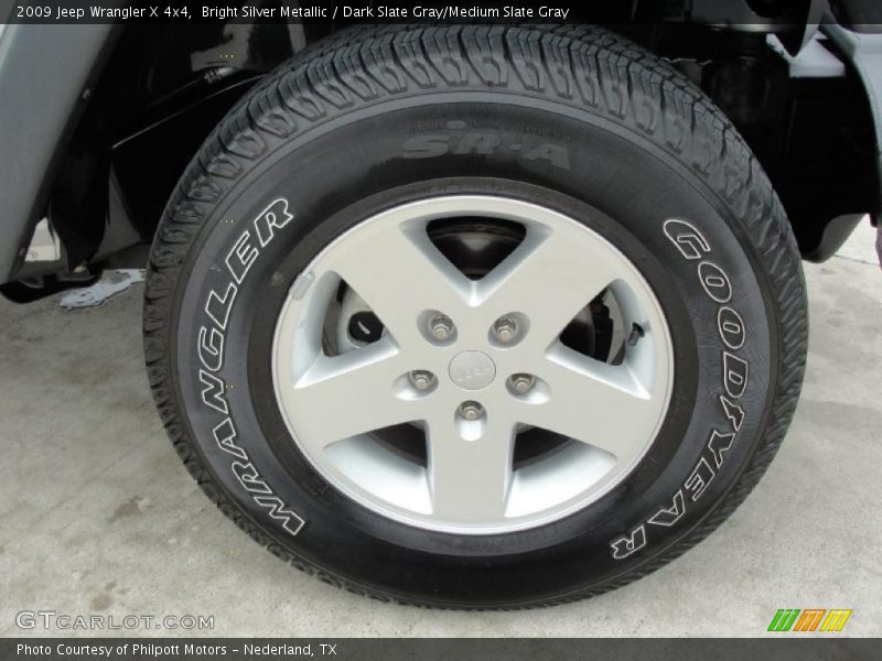 Bright Silver Metallic / Dark Slate Gray/Medium Slate Gray 2009 Jeep Wrangler X 4x4
