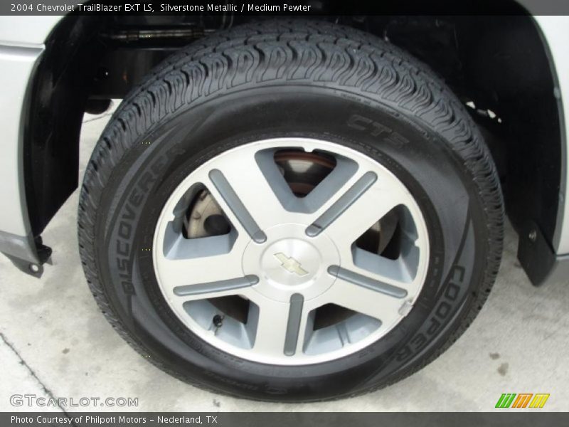 Silverstone Metallic / Medium Pewter 2004 Chevrolet TrailBlazer EXT LS