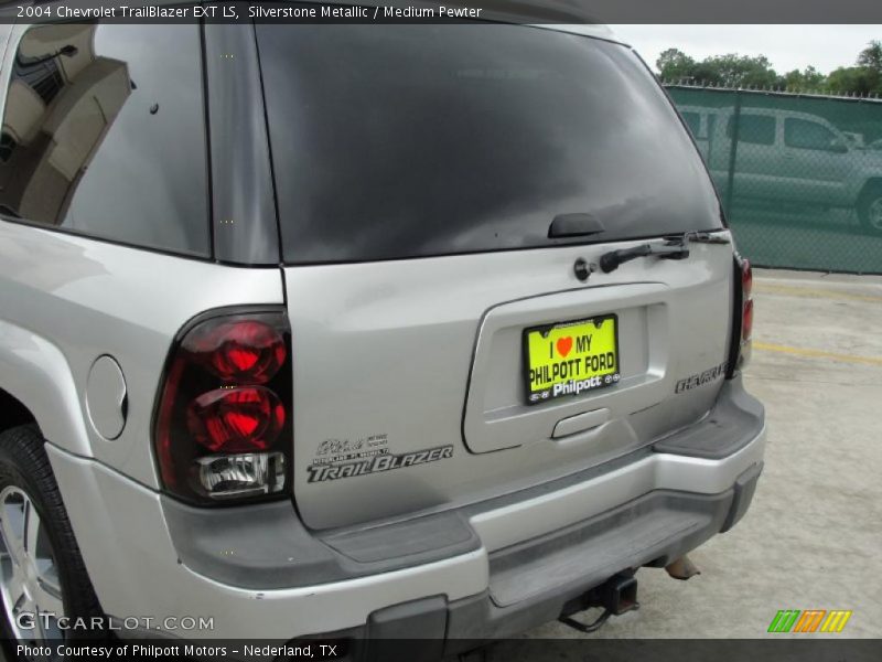 Silverstone Metallic / Medium Pewter 2004 Chevrolet TrailBlazer EXT LS