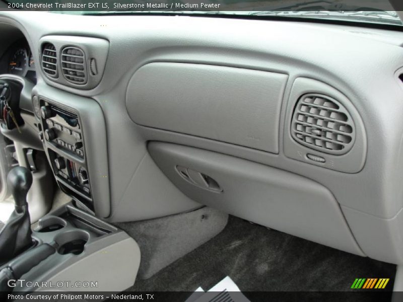 Silverstone Metallic / Medium Pewter 2004 Chevrolet TrailBlazer EXT LS