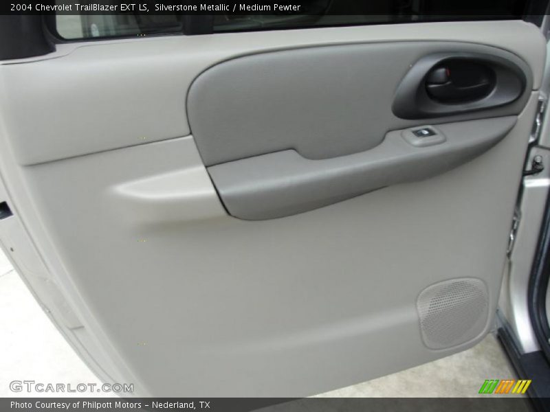 Silverstone Metallic / Medium Pewter 2004 Chevrolet TrailBlazer EXT LS