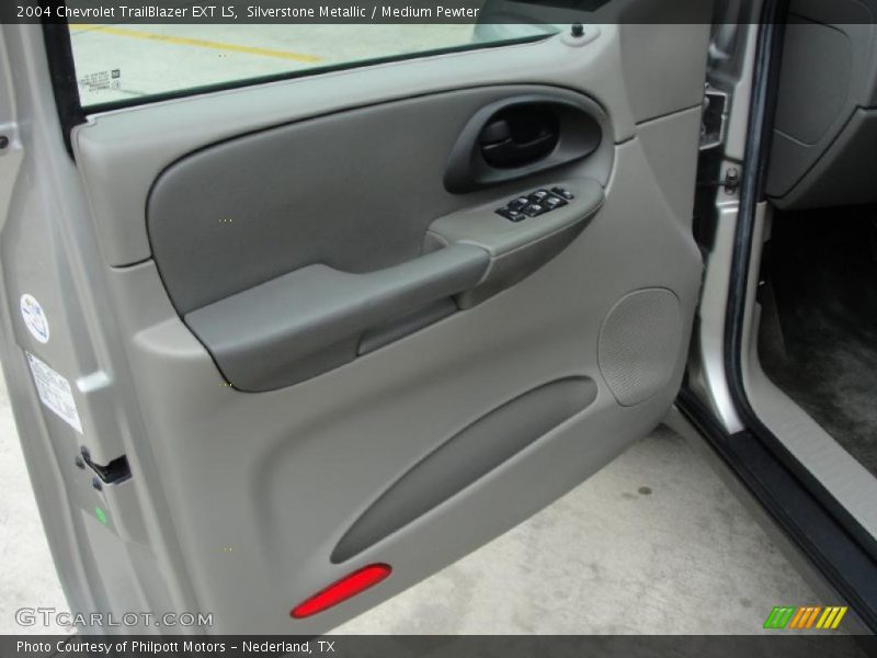 Silverstone Metallic / Medium Pewter 2004 Chevrolet TrailBlazer EXT LS