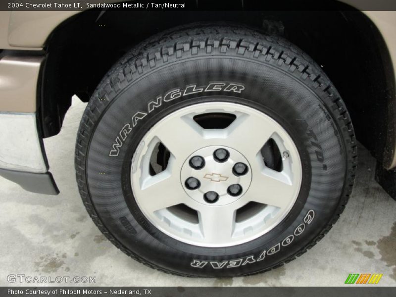Sandalwood Metallic / Tan/Neutral 2004 Chevrolet Tahoe LT
