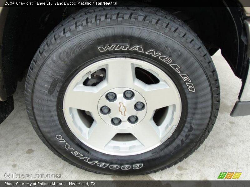 Sandalwood Metallic / Tan/Neutral 2004 Chevrolet Tahoe LT