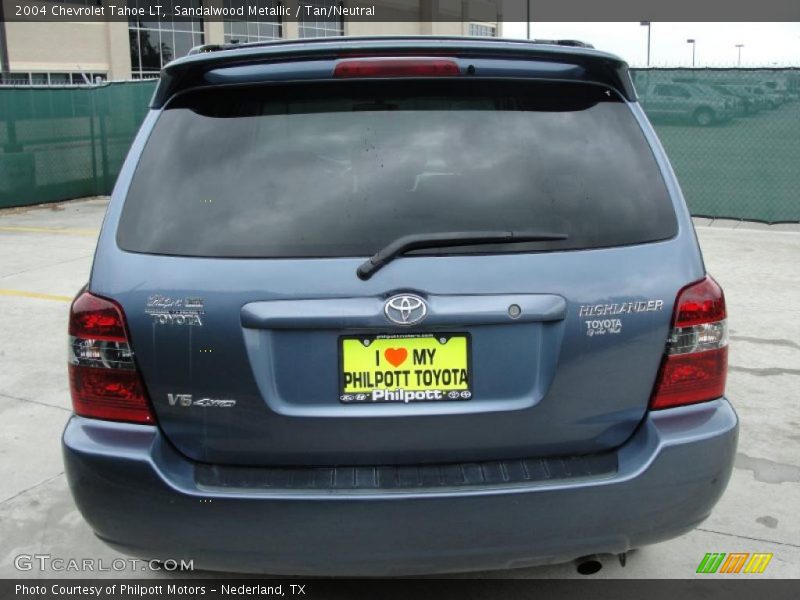 Sandalwood Metallic / Tan/Neutral 2004 Chevrolet Tahoe LT