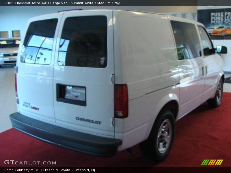 Summit White / Medium Gray 2005 Chevrolet Astro AWD Cargo Van