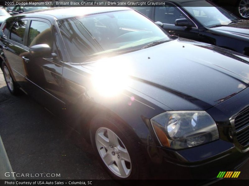 Brilliant Black Crystal Pearl / Dark Slate Gray/Light Graystone 2005 Dodge Magnum SXT