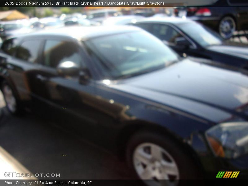 Brilliant Black Crystal Pearl / Dark Slate Gray/Light Graystone 2005 Dodge Magnum SXT