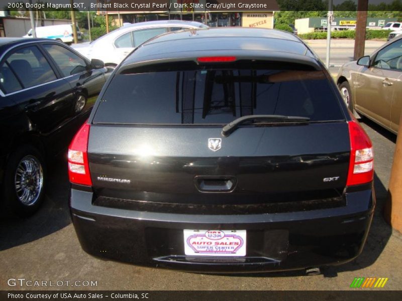 Brilliant Black Crystal Pearl / Dark Slate Gray/Light Graystone 2005 Dodge Magnum SXT