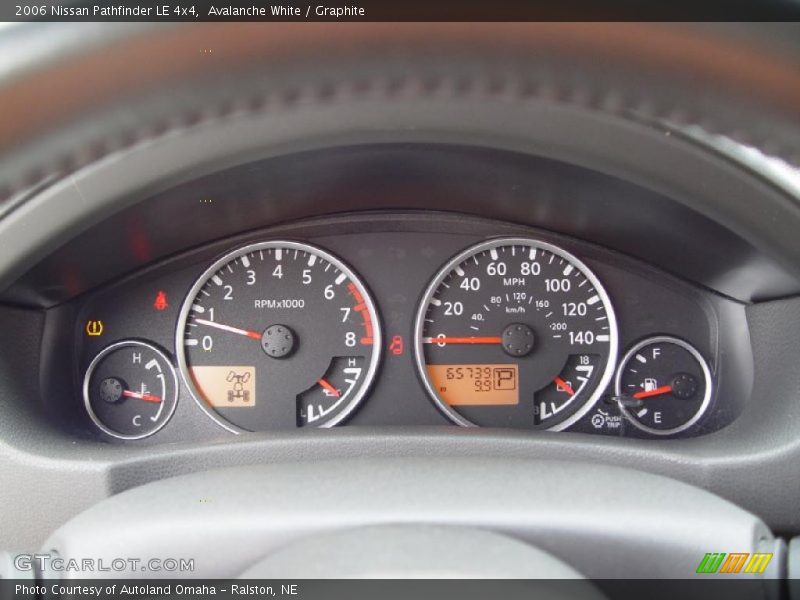 Avalanche White / Graphite 2006 Nissan Pathfinder LE 4x4