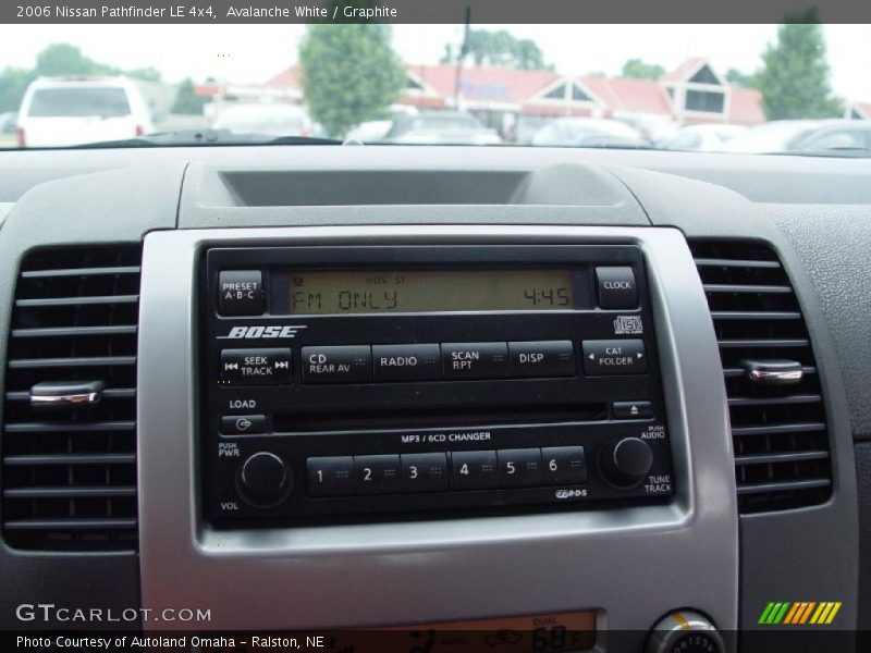 Avalanche White / Graphite 2006 Nissan Pathfinder LE 4x4