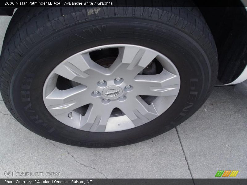 Avalanche White / Graphite 2006 Nissan Pathfinder LE 4x4