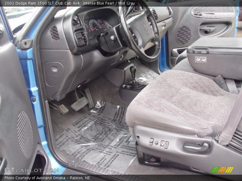 Intense Blue Pearl / Mist Gray 2001 Dodge Ram 1500 SLT Club Cab 4x4