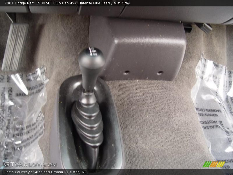 Intense Blue Pearl / Mist Gray 2001 Dodge Ram 1500 SLT Club Cab 4x4