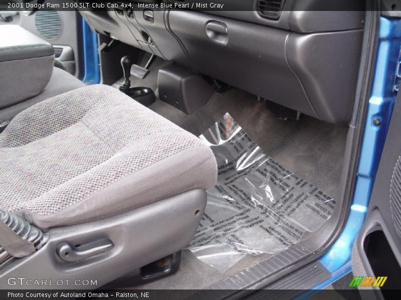 Intense Blue Pearl / Mist Gray 2001 Dodge Ram 1500 SLT Club Cab 4x4