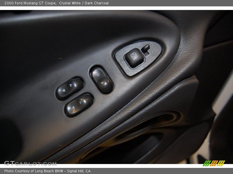 Crystal White / Dark Charcoal 2000 Ford Mustang GT Coupe