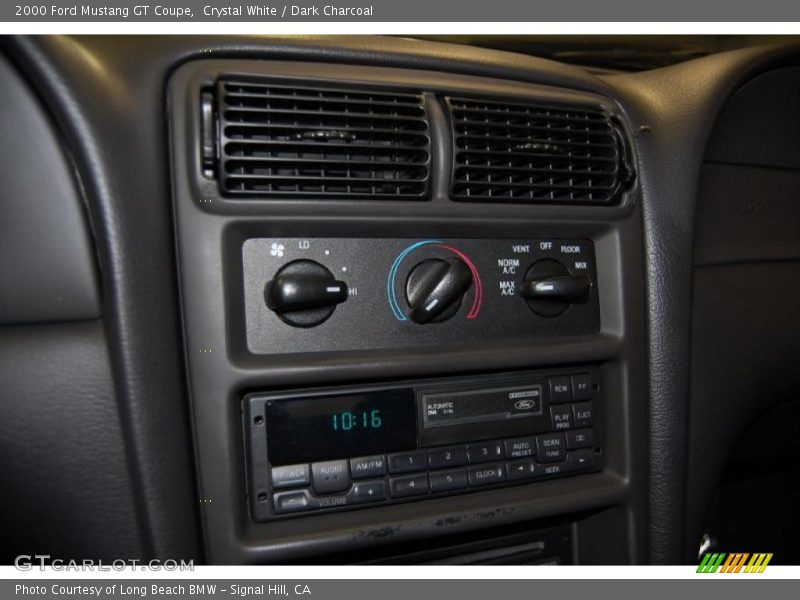 Crystal White / Dark Charcoal 2000 Ford Mustang GT Coupe