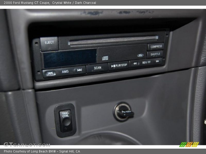 Crystal White / Dark Charcoal 2000 Ford Mustang GT Coupe