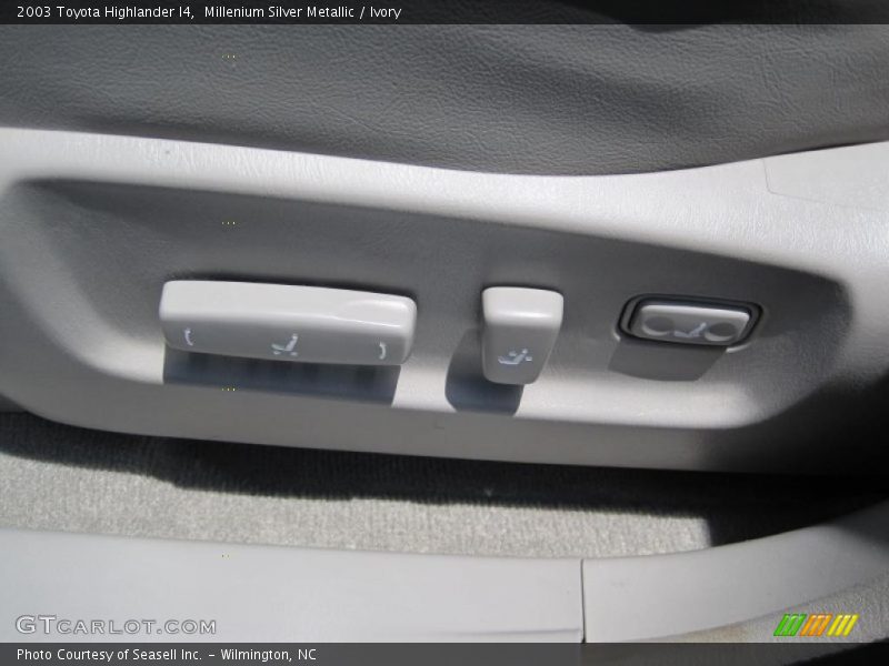 Millenium Silver Metallic / Ivory 2003 Toyota Highlander I4