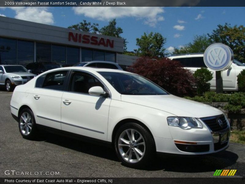 Candy White / Deep Black 2009 Volkswagen Passat Komfort Sedan