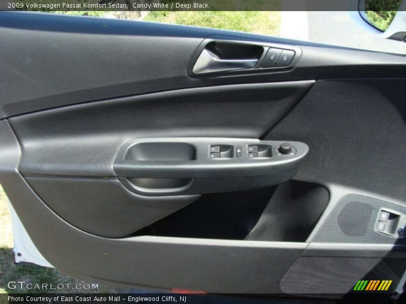 Candy White / Deep Black 2009 Volkswagen Passat Komfort Sedan