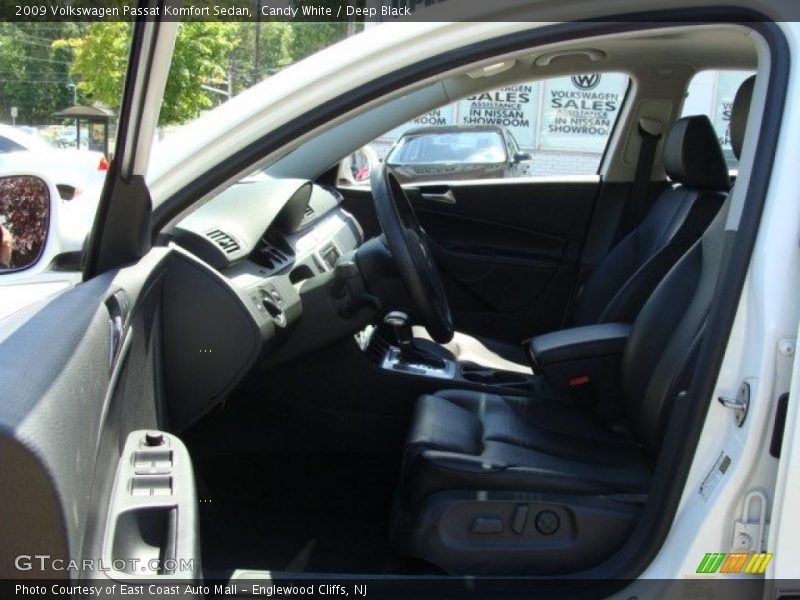 Candy White / Deep Black 2009 Volkswagen Passat Komfort Sedan