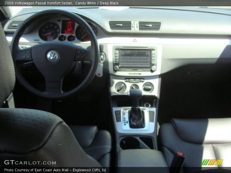 Candy White / Deep Black 2009 Volkswagen Passat Komfort Sedan