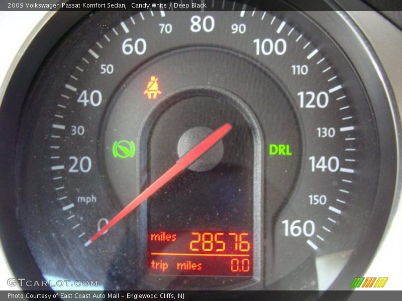 Candy White / Deep Black 2009 Volkswagen Passat Komfort Sedan