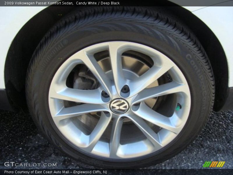 Candy White / Deep Black 2009 Volkswagen Passat Komfort Sedan