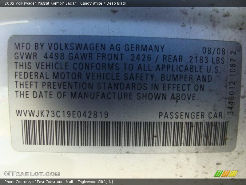 Candy White / Deep Black 2009 Volkswagen Passat Komfort Sedan