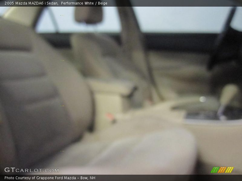 Performance White / Beige 2005 Mazda MAZDA6 i Sedan