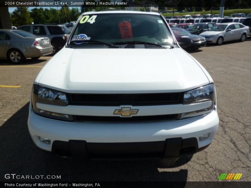 Summit White / Medium Pewter 2004 Chevrolet TrailBlazer LS 4x4