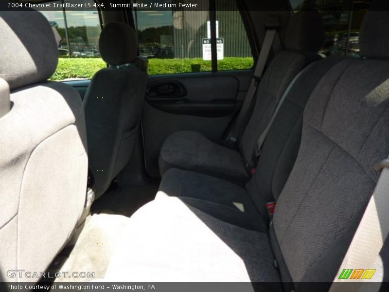 Summit White / Medium Pewter 2004 Chevrolet TrailBlazer LS 4x4