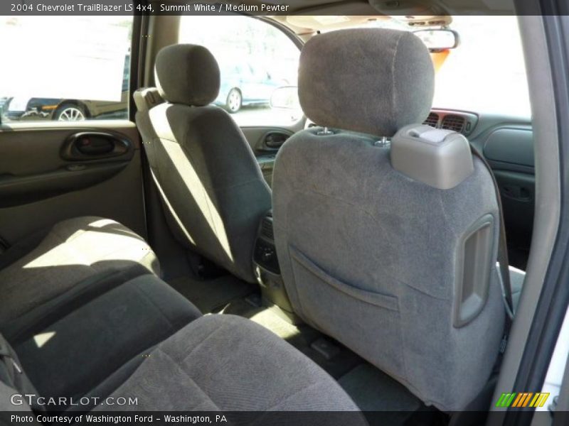 Summit White / Medium Pewter 2004 Chevrolet TrailBlazer LS 4x4