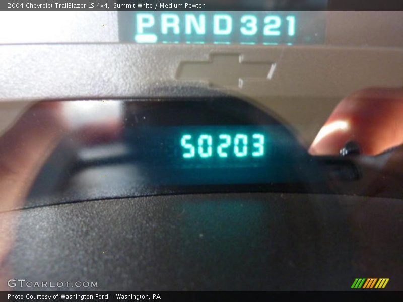 Summit White / Medium Pewter 2004 Chevrolet TrailBlazer LS 4x4