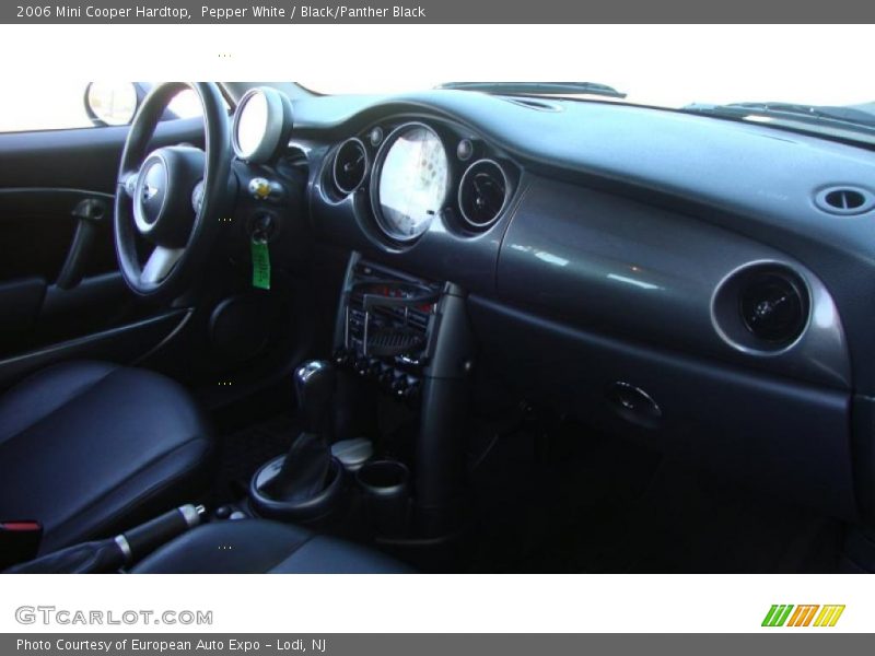Pepper White / Black/Panther Black 2006 Mini Cooper Hardtop