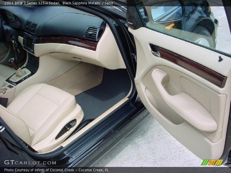 Black Sapphire Metallic / Sand 2004 BMW 3 Series 325xi Sedan