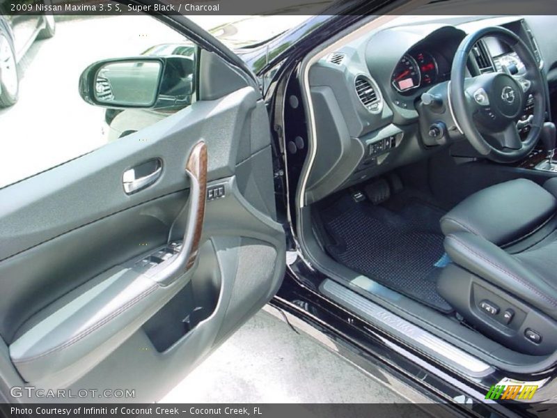 Super Black / Charcoal 2009 Nissan Maxima 3.5 S
