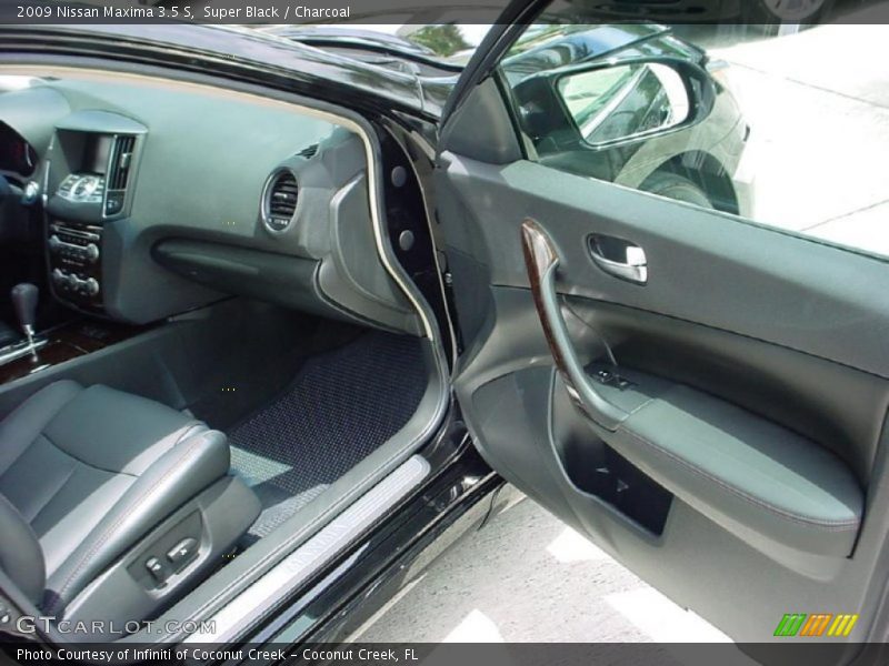 Super Black / Charcoal 2009 Nissan Maxima 3.5 S