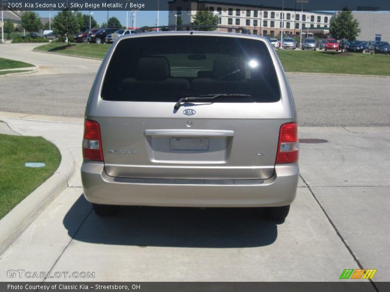 Silky Beige Metallic / Beige 2005 Kia Sedona LX