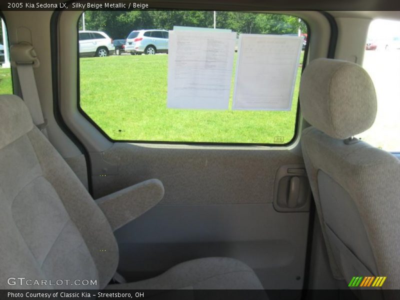 Silky Beige Metallic / Beige 2005 Kia Sedona LX
