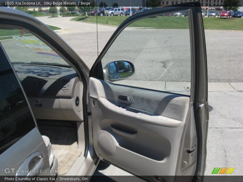 Silky Beige Metallic / Beige 2005 Kia Sedona LX