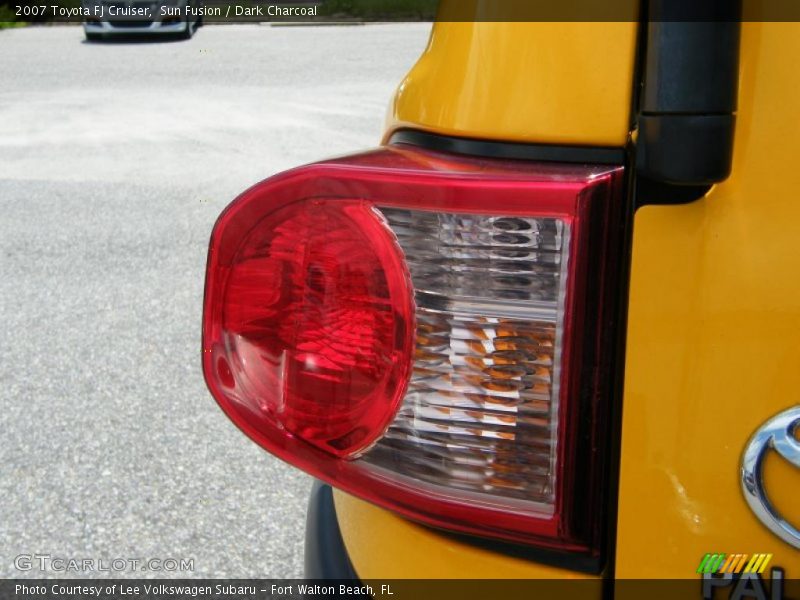 Sun Fusion / Dark Charcoal 2007 Toyota FJ Cruiser