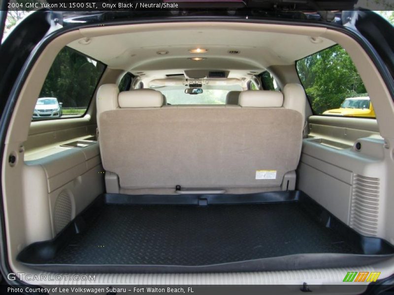 Onyx Black / Neutral/Shale 2004 GMC Yukon XL 1500 SLT
