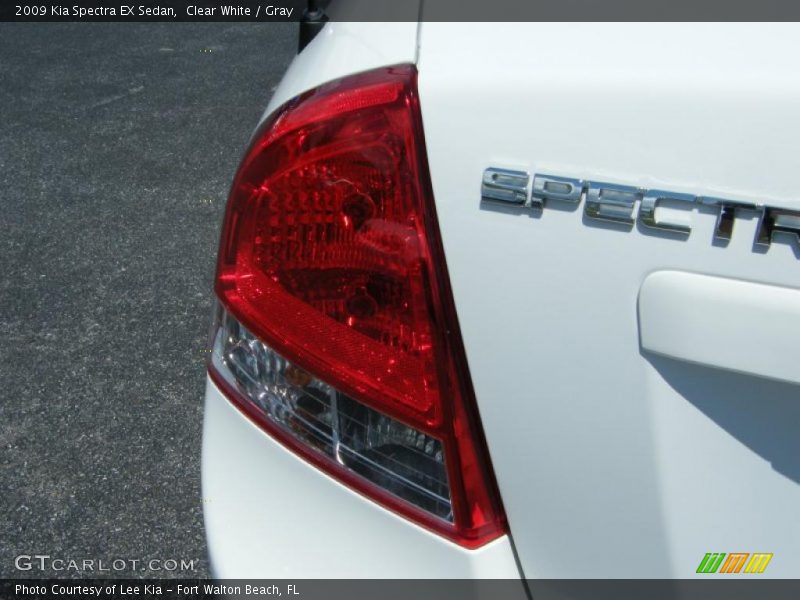 Clear White / Gray 2009 Kia Spectra EX Sedan