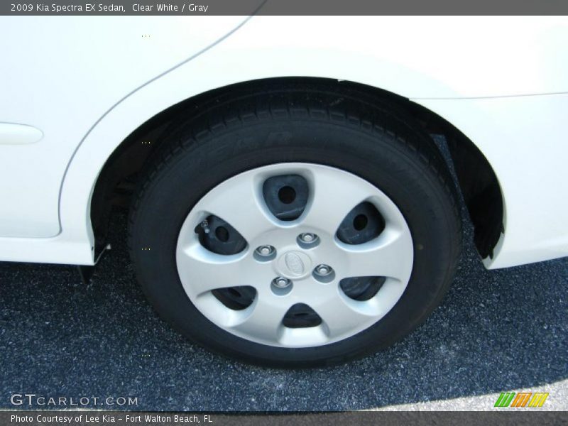Clear White / Gray 2009 Kia Spectra EX Sedan
