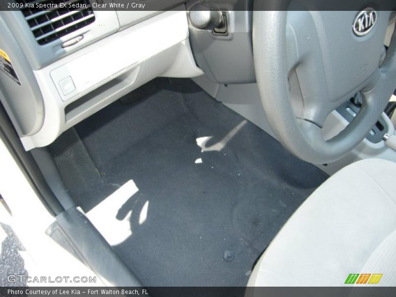 Clear White / Gray 2009 Kia Spectra EX Sedan