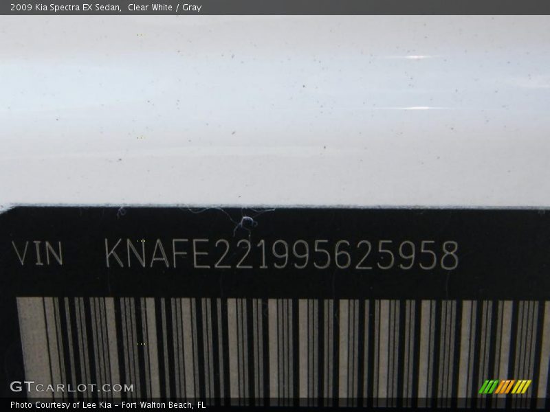 Clear White / Gray 2009 Kia Spectra EX Sedan